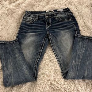 Low rise size 26, daytrip Mila skinny jeans. Ankle length.